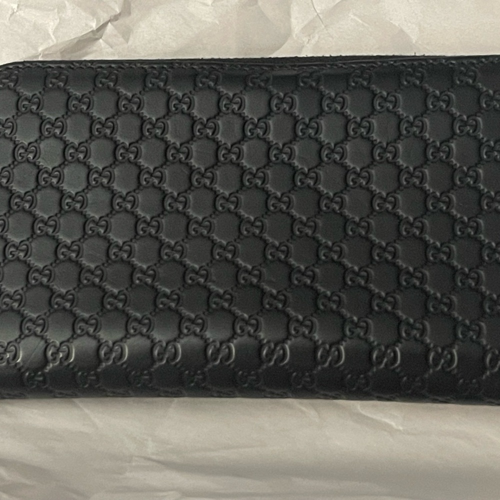 EUC Gucci women’s zip around Black Embossed Leather Wallet - Picture 14 of 16